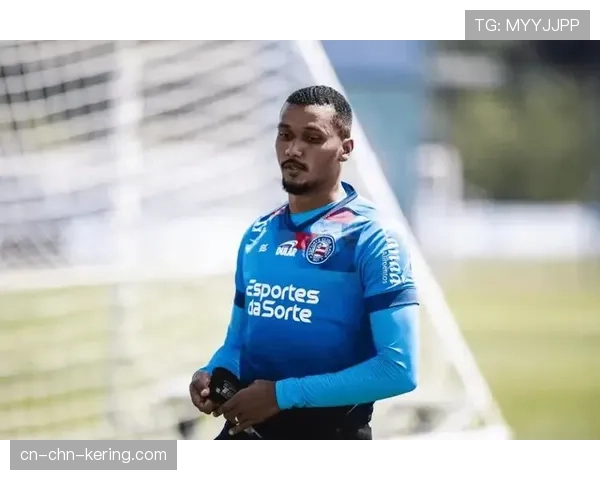 青岛西海岸签下巴甲中场雷森德，转会费100万欧元补强中场